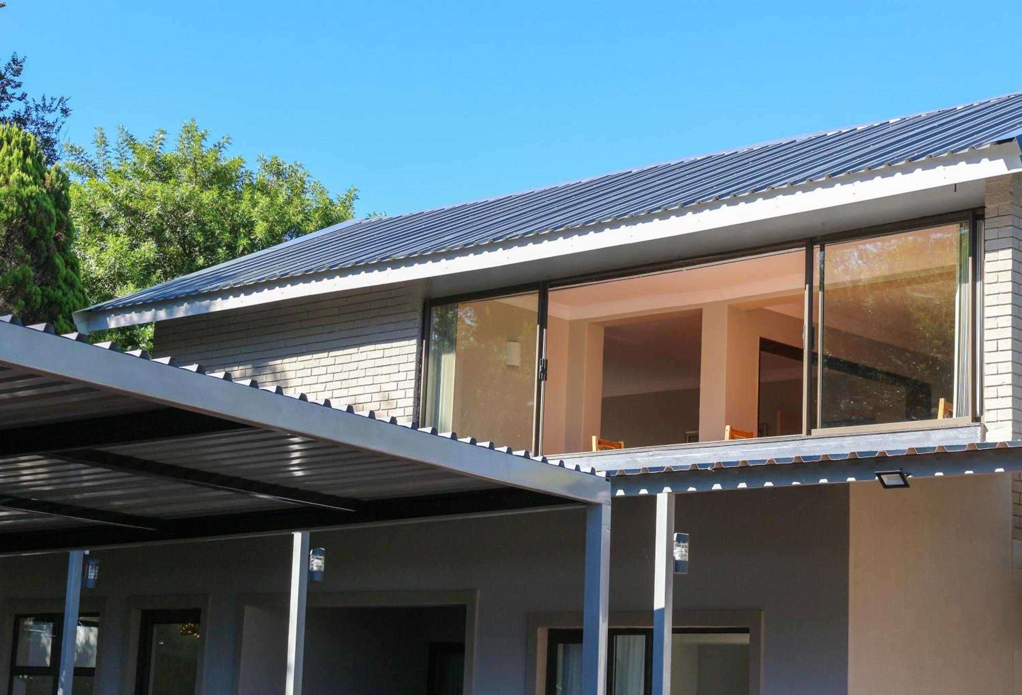 Luxury Heights Bed And Breakfast- Pool Ready For Use Newcastle Exterior photo