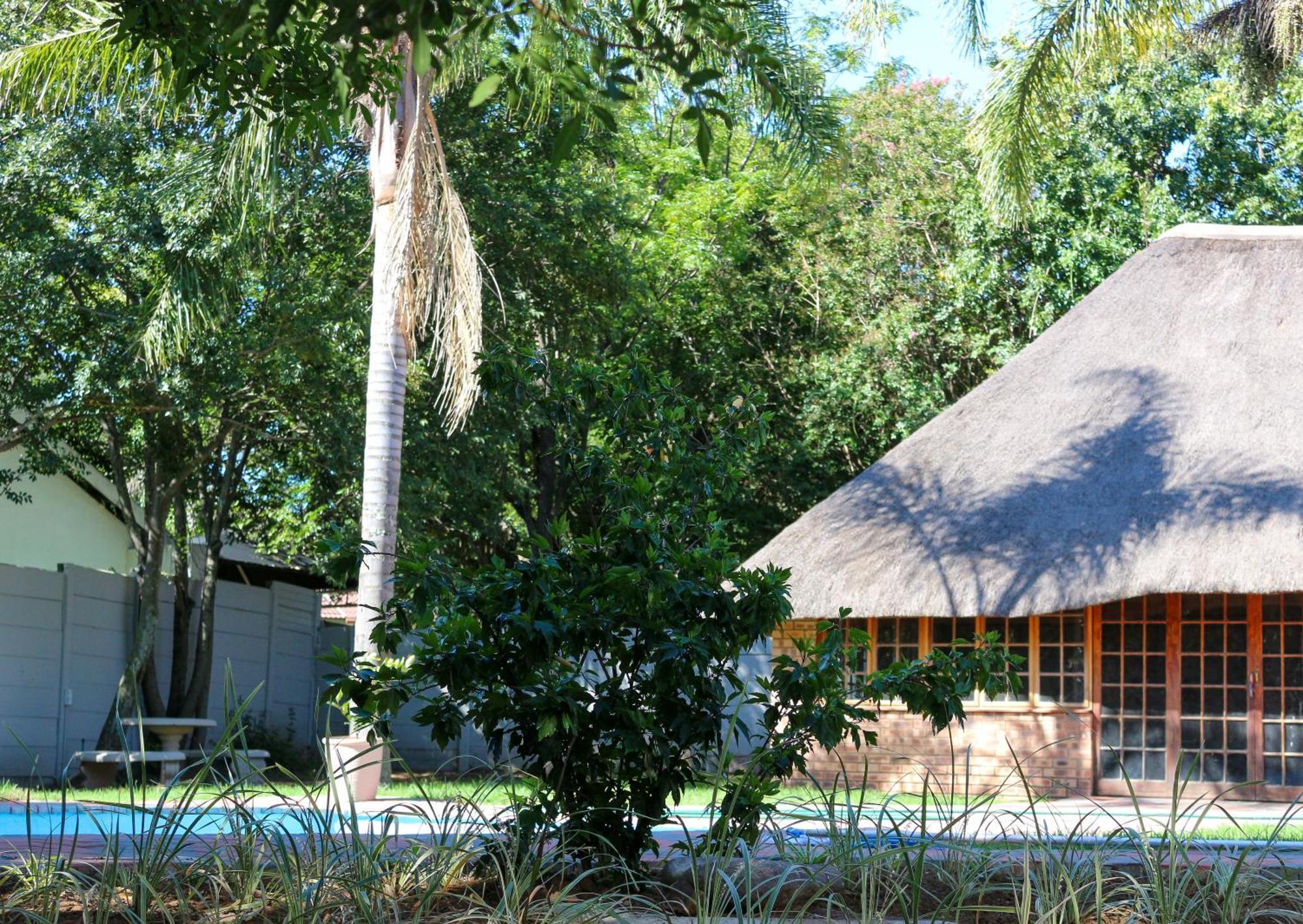 Luxury Heights Bed And Breakfast- Pool Ready For Use Newcastle Exterior photo